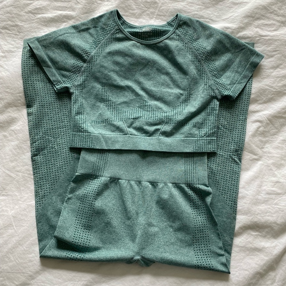 HYZ green two piece workout set